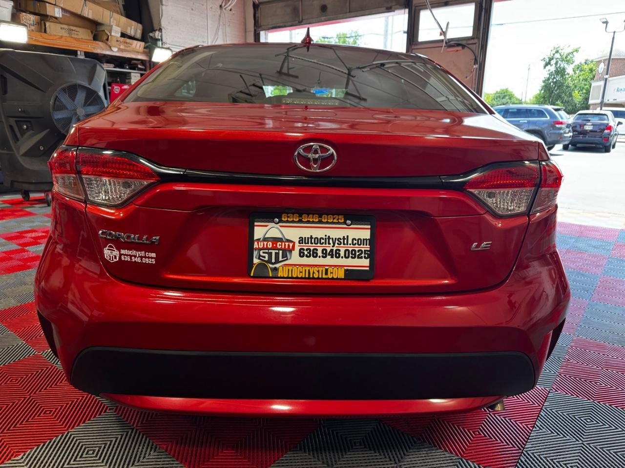 Used 2021 Toyota Corolla LE image 6