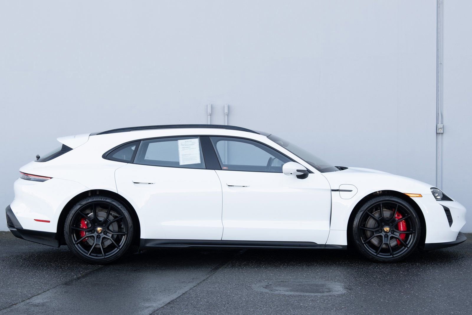 Used 2024 Porsche Taycan GTS AWD/4WD image 28