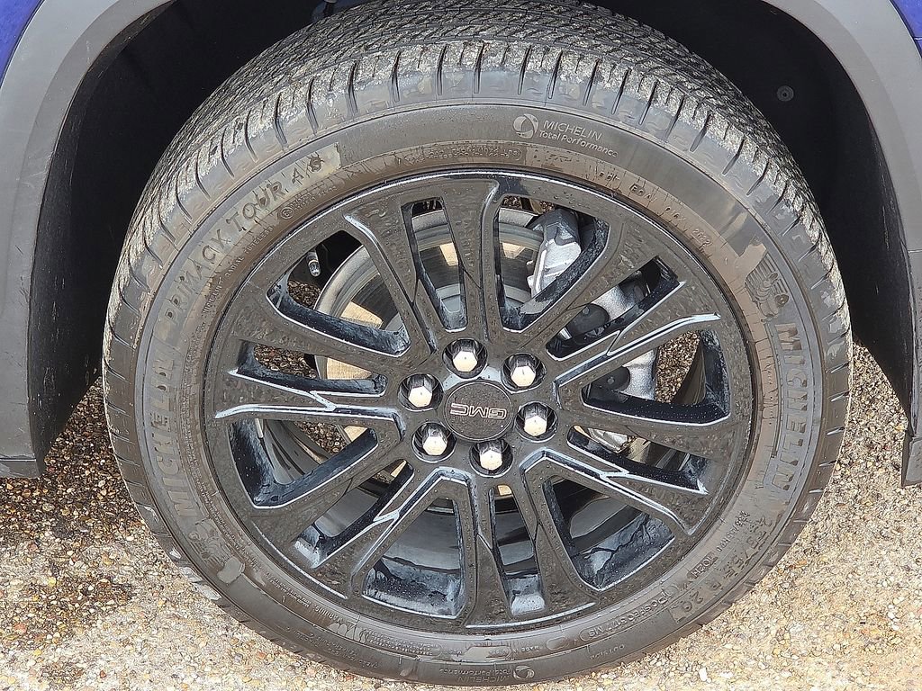 Used 2023 GMC Acadia SLE w/ Driver Convenience Package image 12