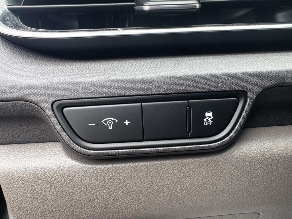 Used 2026 Kia Carnival EX FWD image 21