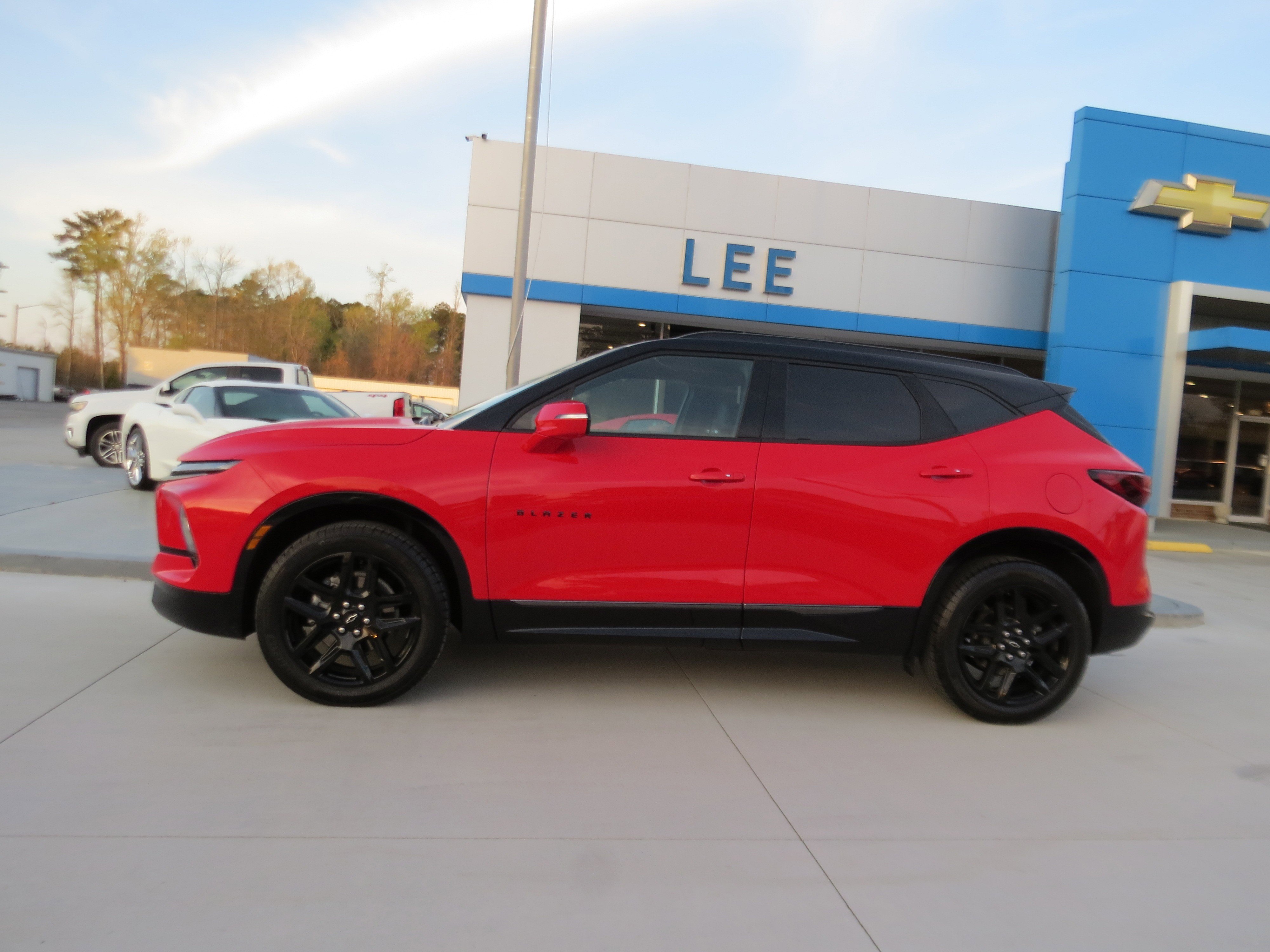 Used 2024 Chevrolet Blazer RS w/ Enhanced Convenience Package image 2