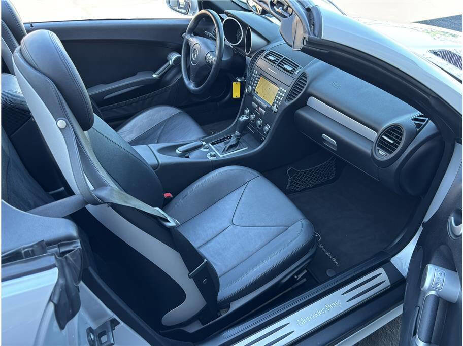Used 2007 Mercedes-Benz SLK 350 image 13