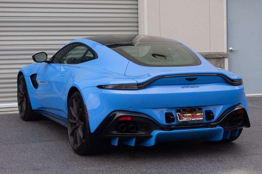 Used 2021 Aston Martin V8 Vantage Coupe RWD image 16
