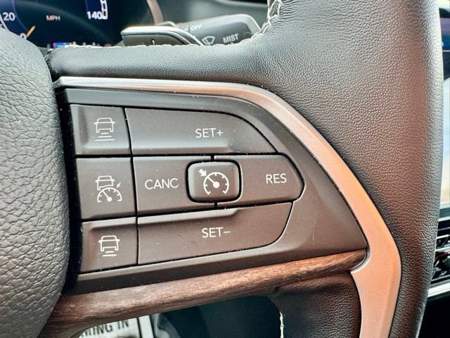 Used 2022 Jeep Grand Cherokee Limited image 21