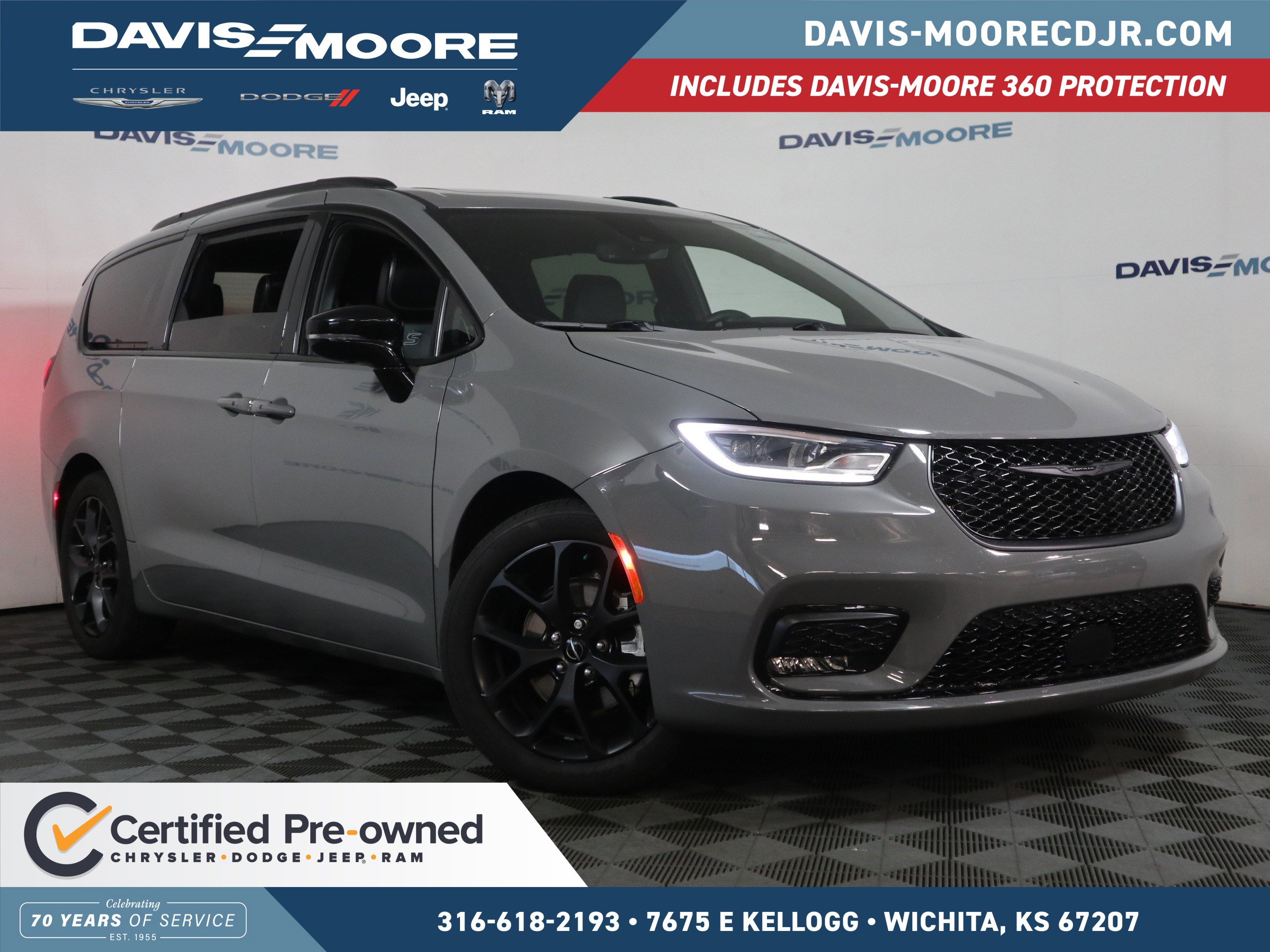 Used 2025 Chrysler Pacifica Limited image 1