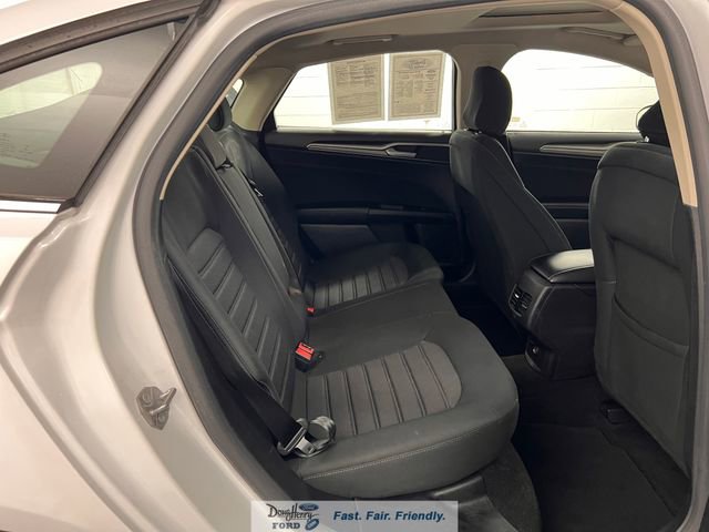Used 2020 Ford Fusion SE image 30
