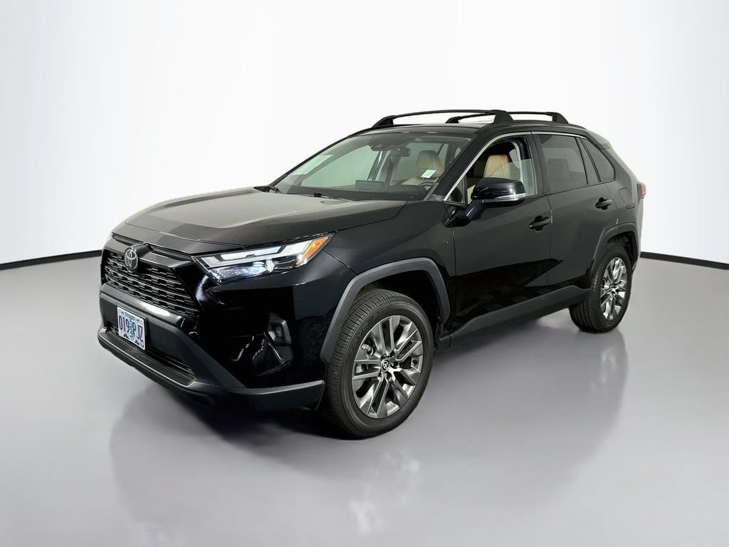 Used 2023 Toyota RAV4 XLE Premium AWD/4WD image 4