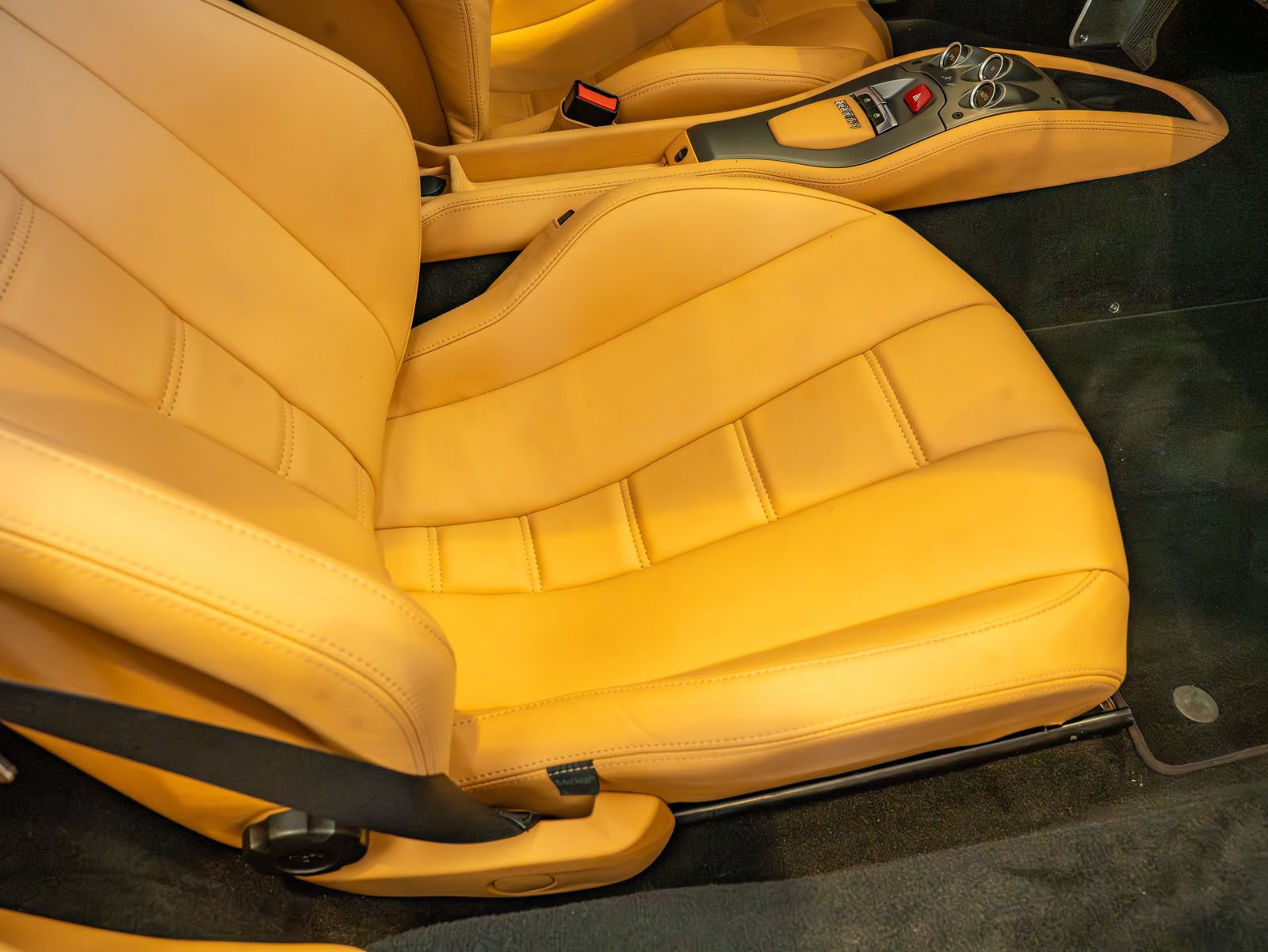 Used 2011 Ferrari 458 Italia Coupe RWD image 20