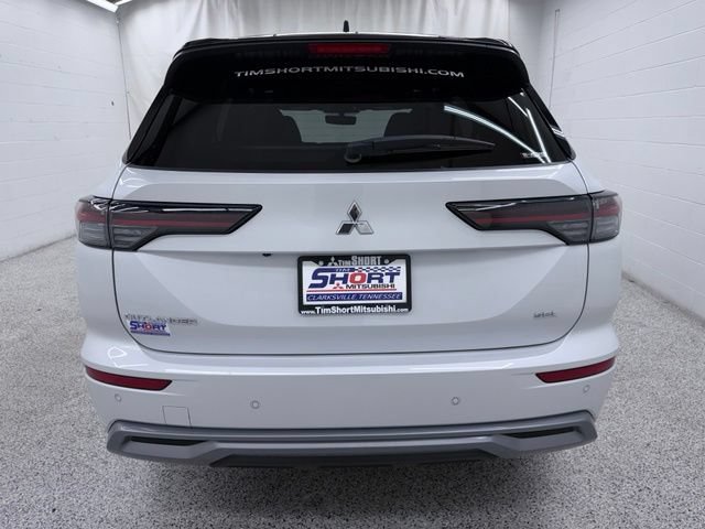 Used 2025 Mitsubishi Outlander SEL AWD/4WD image 3
