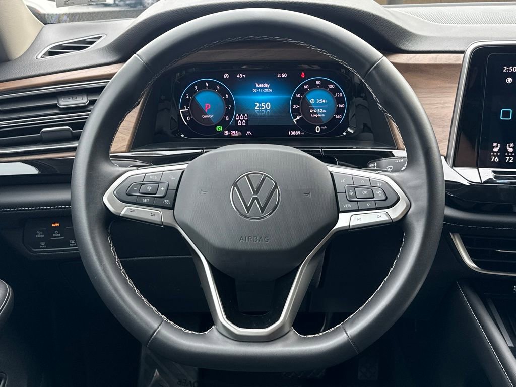 Used 2025 Volkswagen Atlas SE image 17