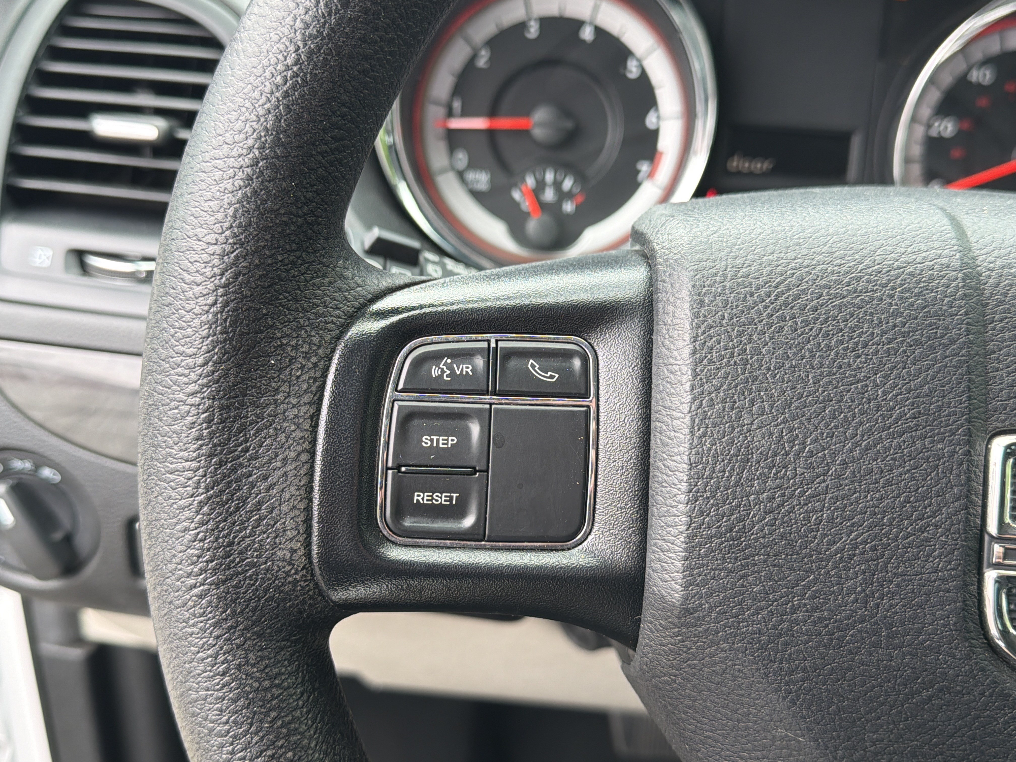 Used 2019 Dodge Grand Caravan w/ UConnect Hands-Free Group FWD image 15