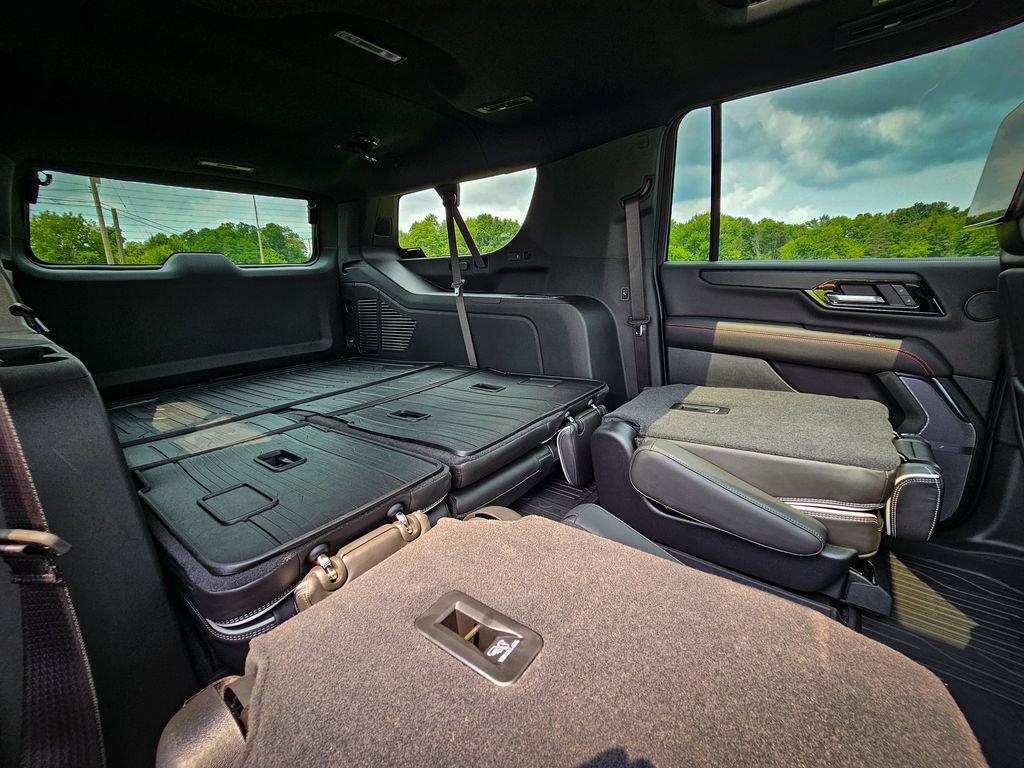 New 2026 GMC Yukon XL AT4 Ultimate w/ LPO, Floor Liner Package AWD/4WD image 45