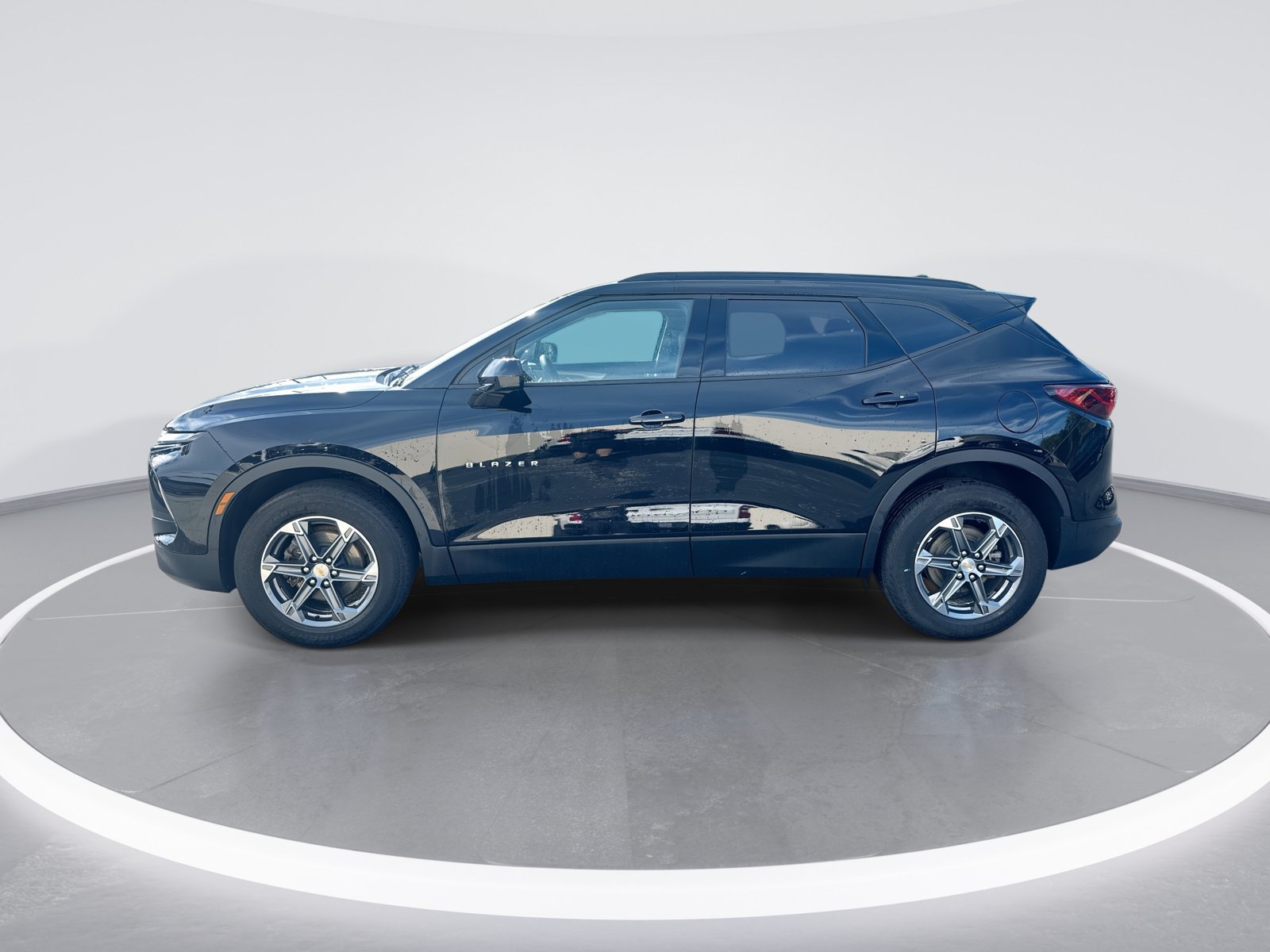 Used 2024 Chevrolet Blazer LT w/ Convenience Package FWD image 6
