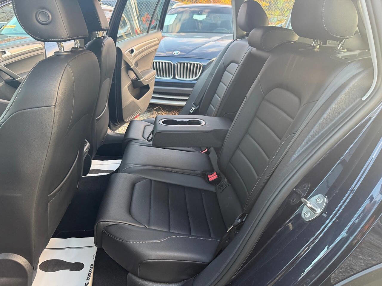 Used 2017 Volkswagen Golf Alltrack SE image 32