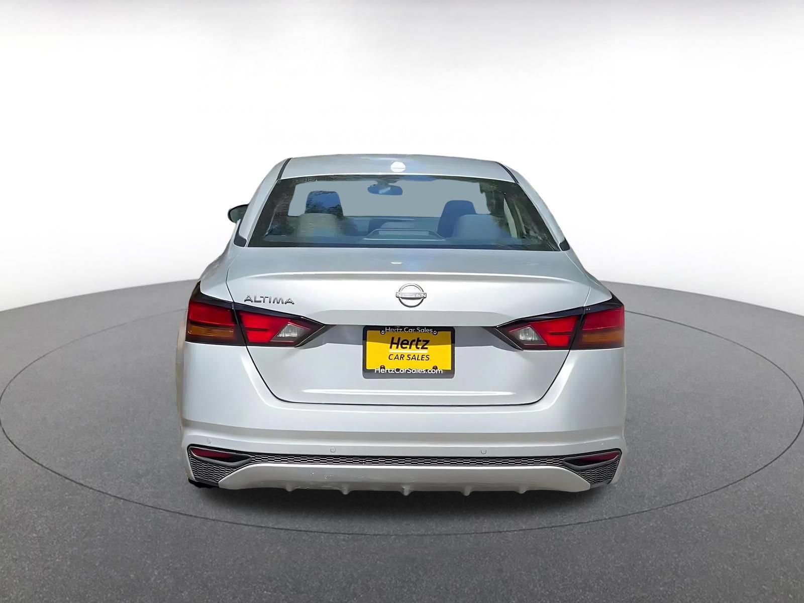 Used 2025 Nissan Altima 2.5 SV FWD image 12