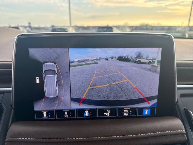 Used 2021 Chevrolet Suburban High Country AWD/4WD image 25