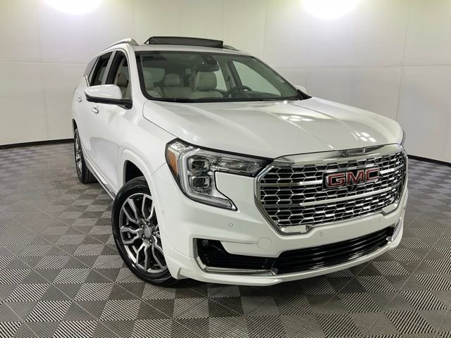 Used 2024 GMC Terrain Denali w/ Denali Premium Package image 46