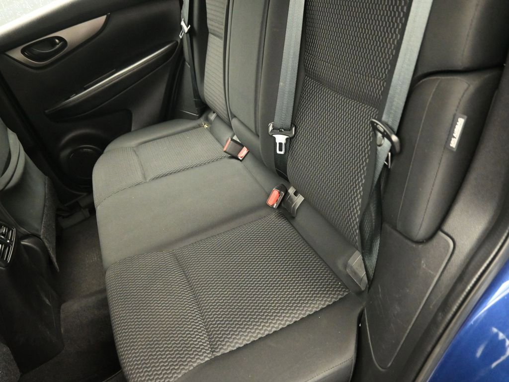 Used 2022 Nissan Rogue Sport S image 21