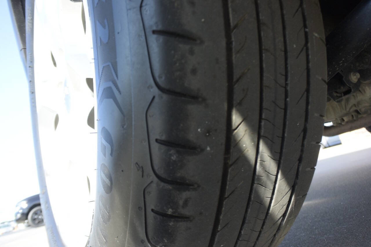 Used 2017 Jeep Renegade Latitude w/ Popular Equipment Group image 42