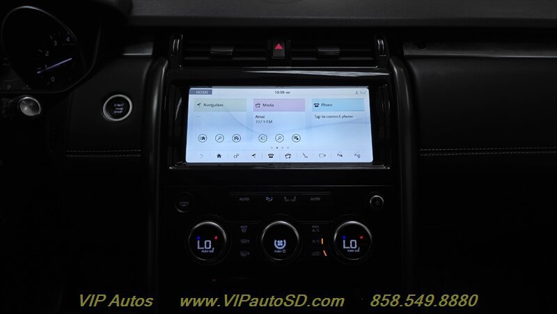 Used 2017 Land Rover Discovery First Edition AWD/4WD image 31