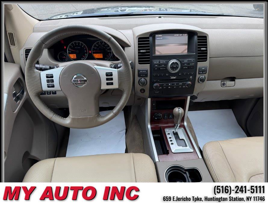 Used 2011 Nissan Pathfinder LE image 12