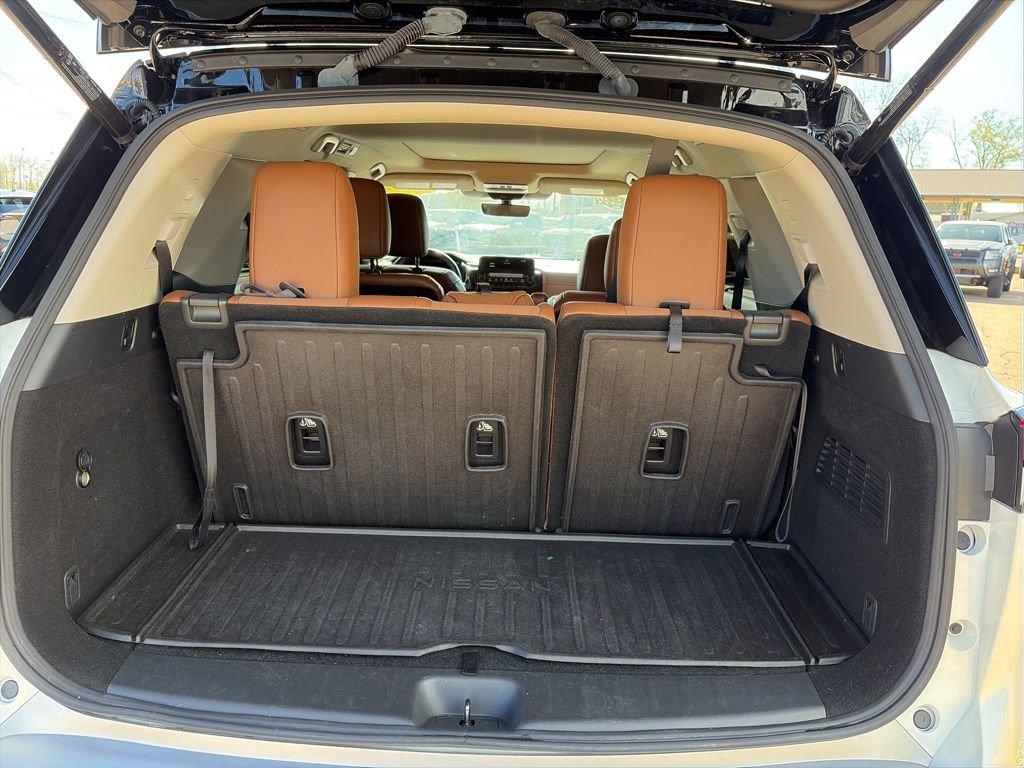 Certified 2024 Nissan Pathfinder Platinum image 9