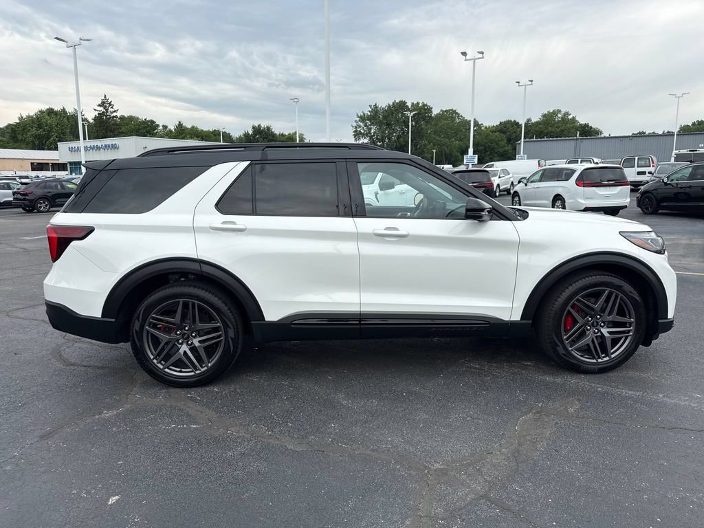 Used 2025 Ford Explorer ST w/ Sun And Sound Package AWD/4WD image 6
