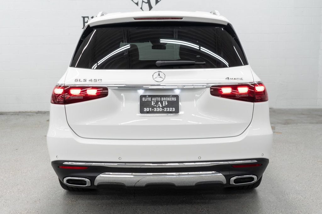 Used 2025 Mercedes-Benz GLS 450 4MATIC image 4