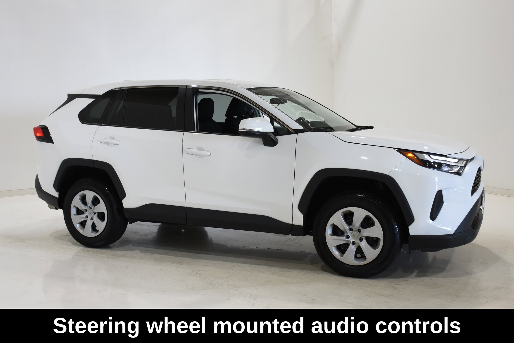 Used 2023 Toyota RAV4 LE FWD image 4