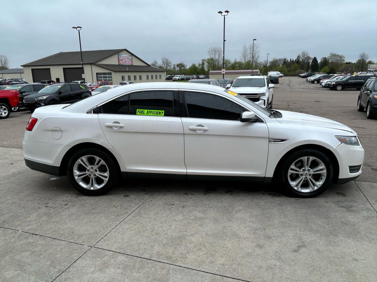 Used 2013 Ford Taurus SEL FWD image 4