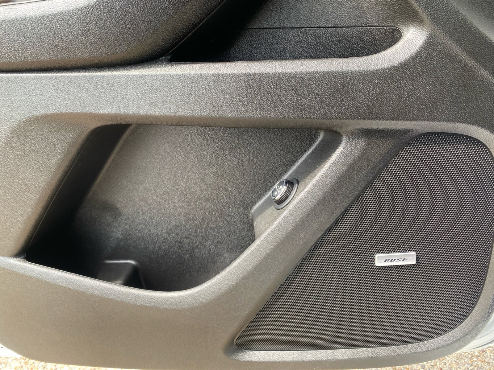 Used 2023 Chevrolet Traverse Premier image 28