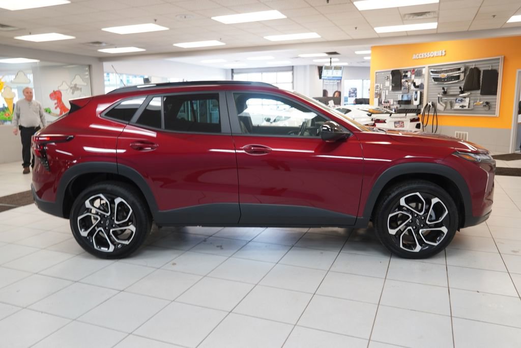 Used 2024 Chevrolet Trax RS w/ Driver Confidence Package image 12