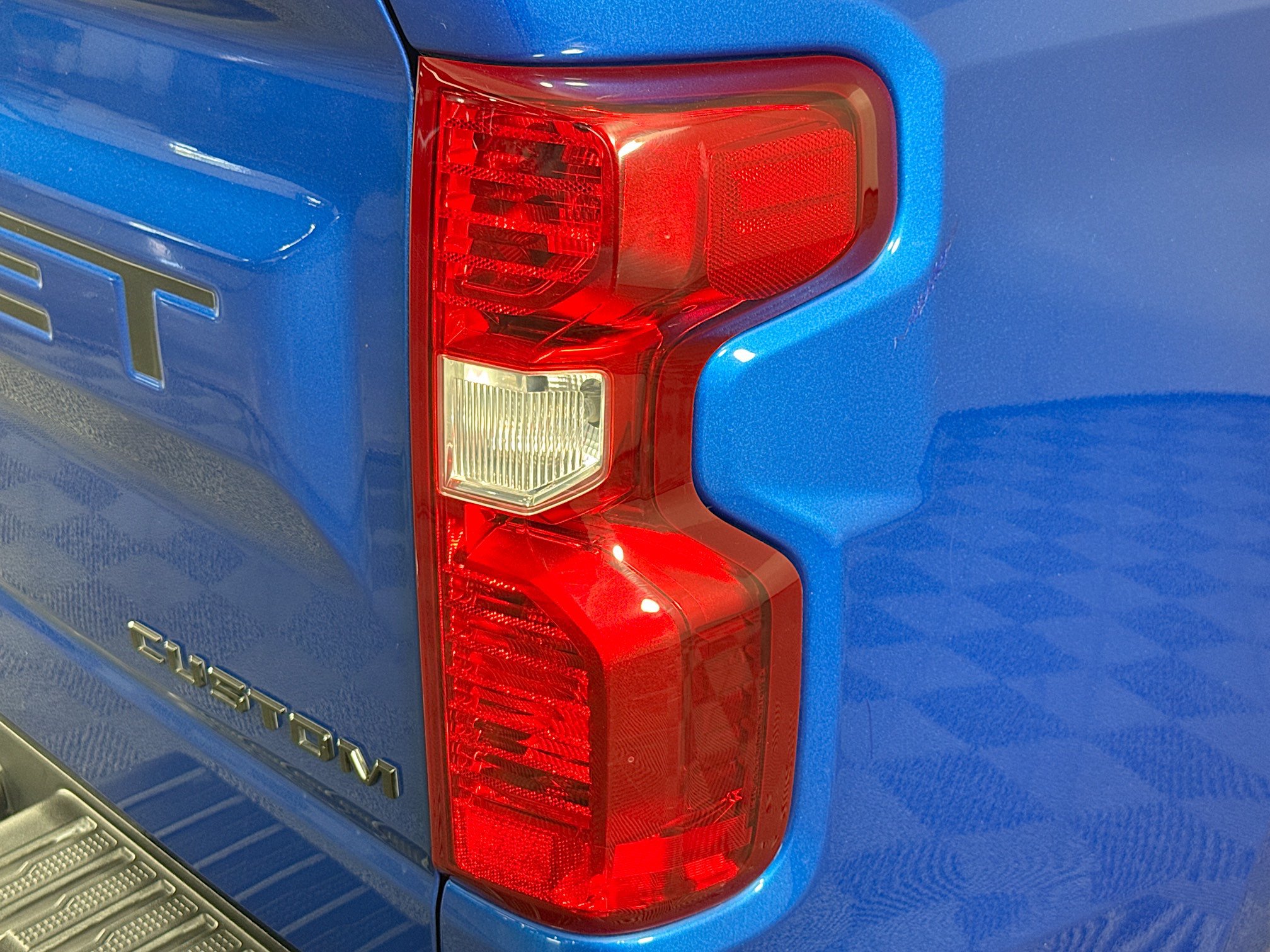 Used 2023 Chevrolet Silverado 1500 Custom w/ LPO, Dark Essentials Package RWD image 29