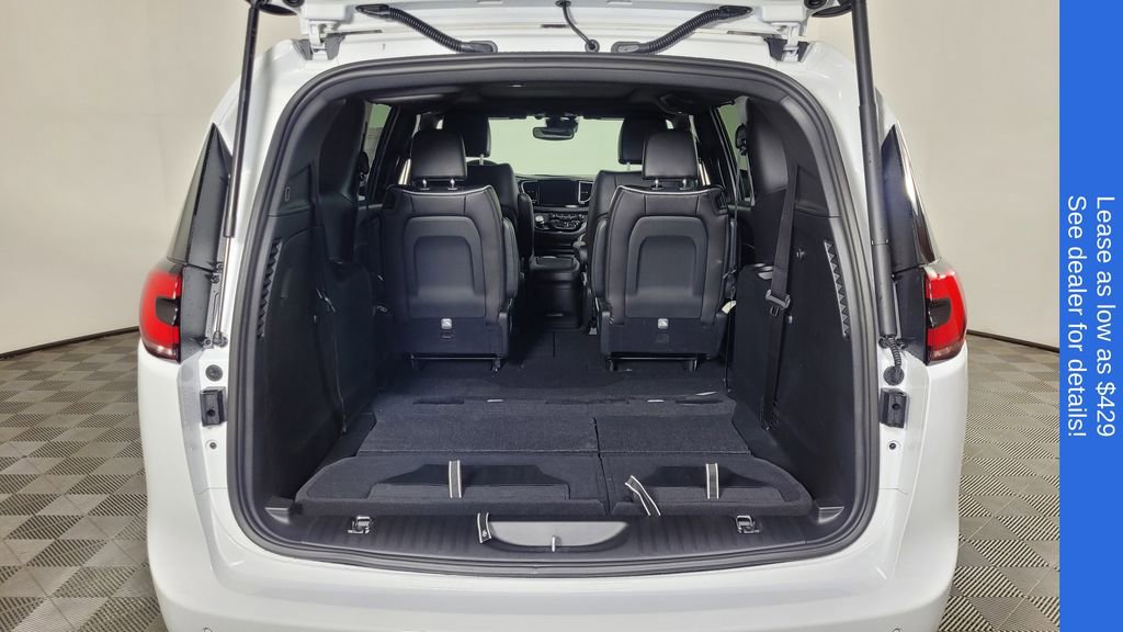 New 2026 Chrysler Pacifica Limited w/ S Appearance Package image 10