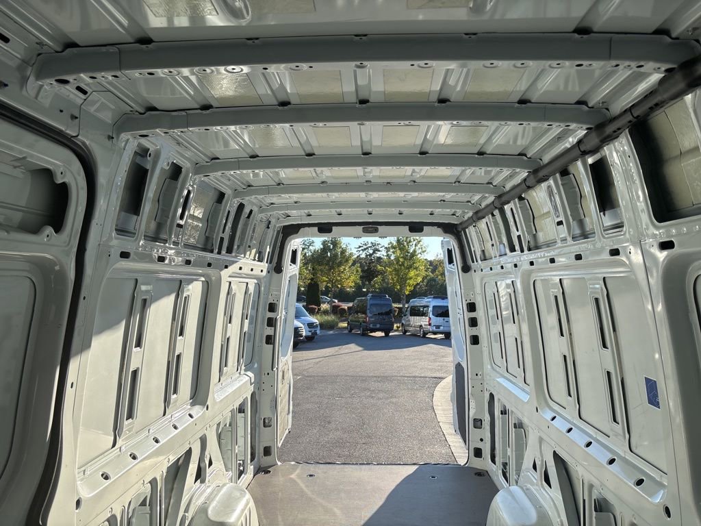 Used 2025 Mercedes-Benz Sprinter 2500 image 11
