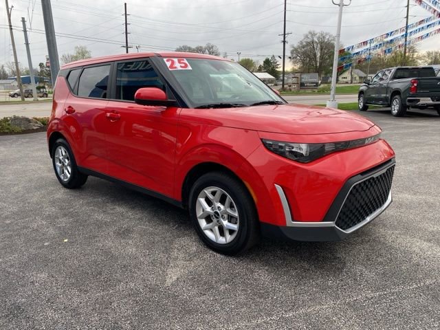 Used 2025 Kia Soul LX w/ LX Technology Package FWD image 7