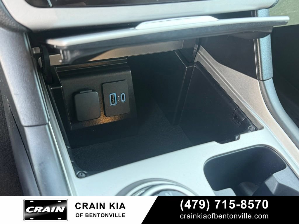 Used 2023 Ford Explorer XLT RWD image 18