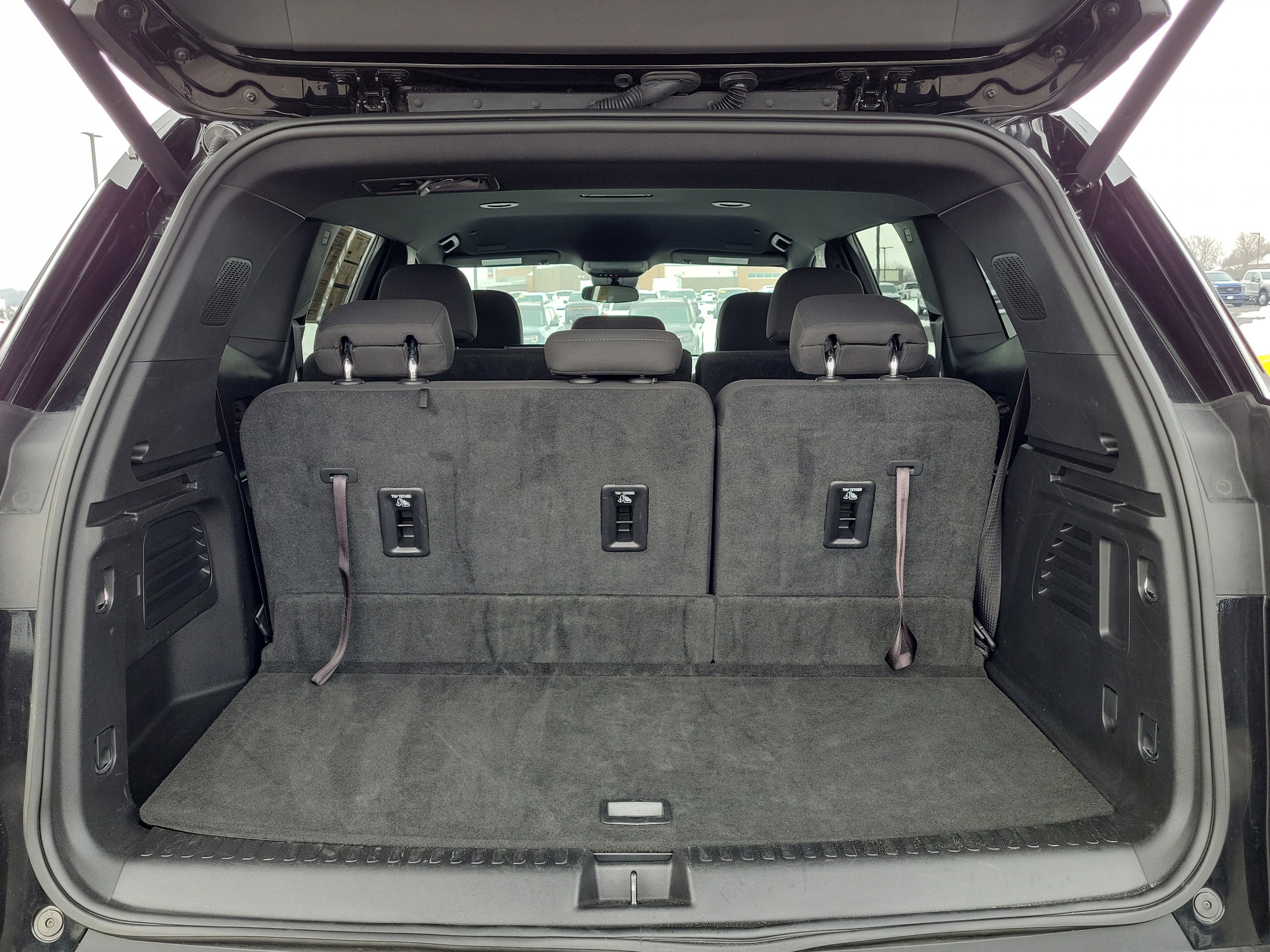 Used 2025 GMC Acadia Elevation image 8