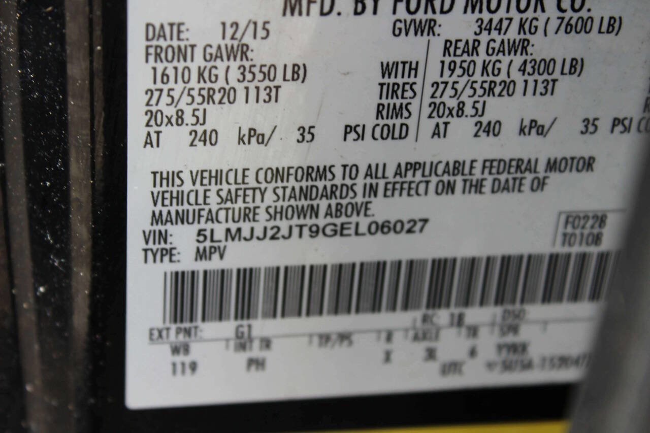 Used 2016 Lincoln Navigator Select AWD/4WD image 12