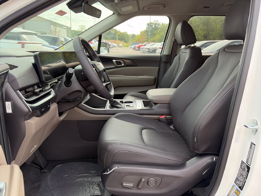 New 2027 Kia Carnival FWD image 14