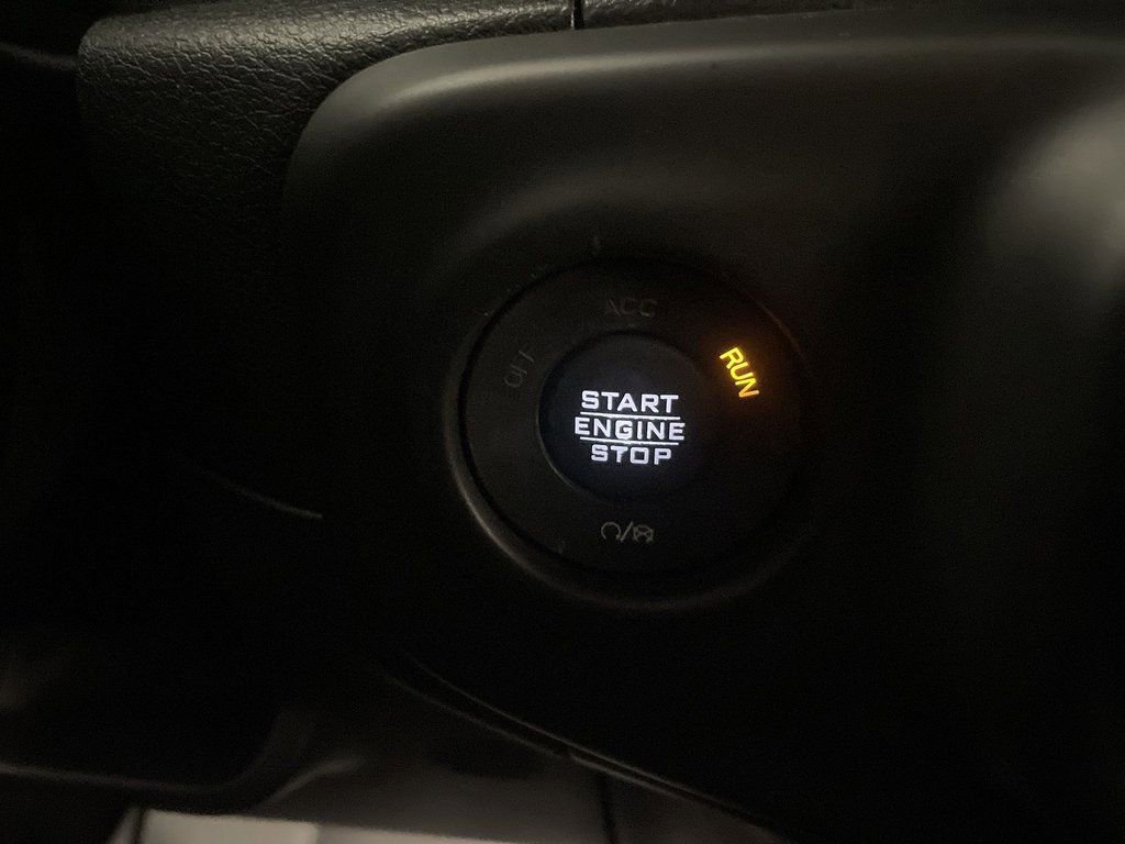 Used 2018 Jeep Wrangler Unlimited Sahara w/ Uconnect 4C Nav & Sound Group image 11