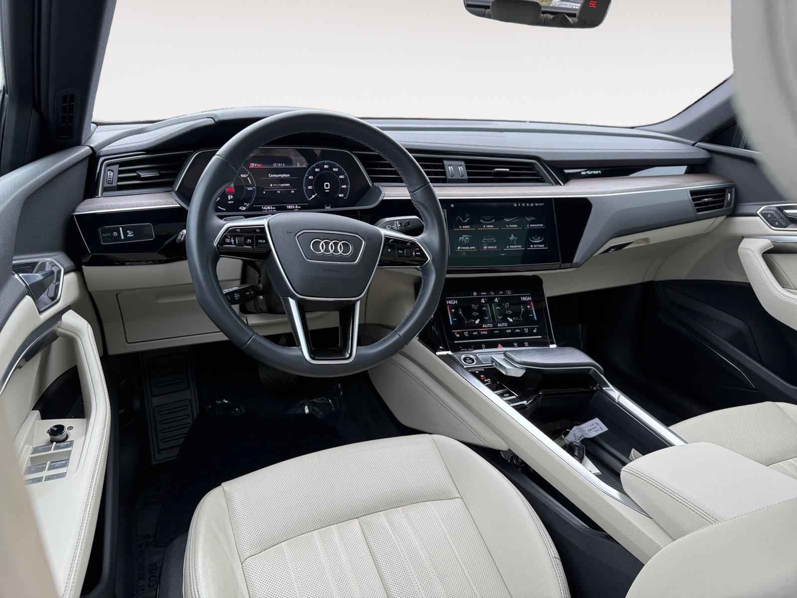 Used 2023 Audi e-tron Premium Plus w/ Premium Plus Package image 15