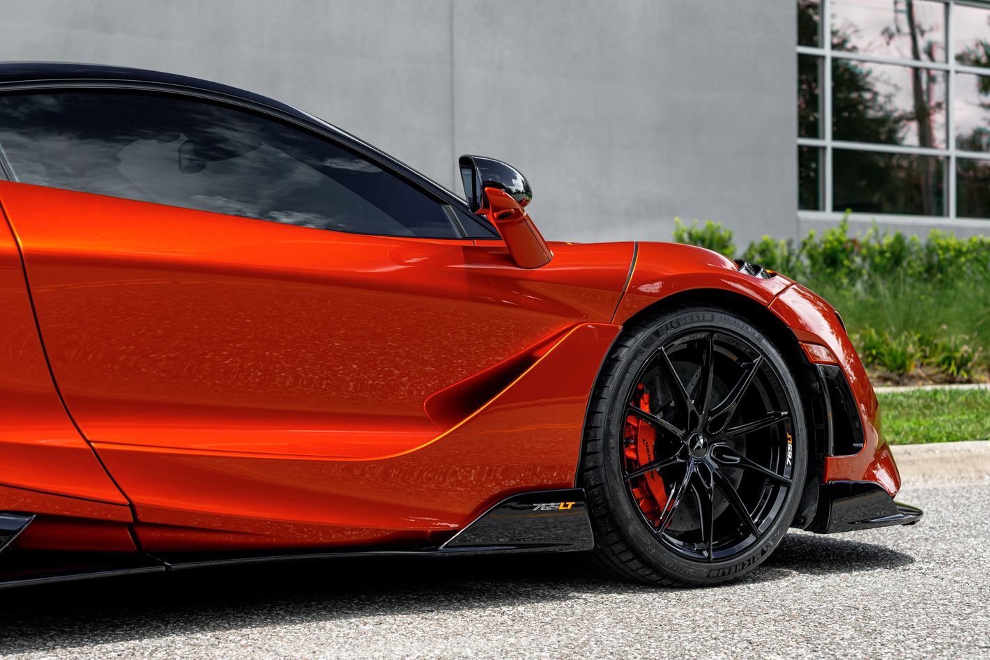 Used 2021 McLaren 765LT RWD image 16