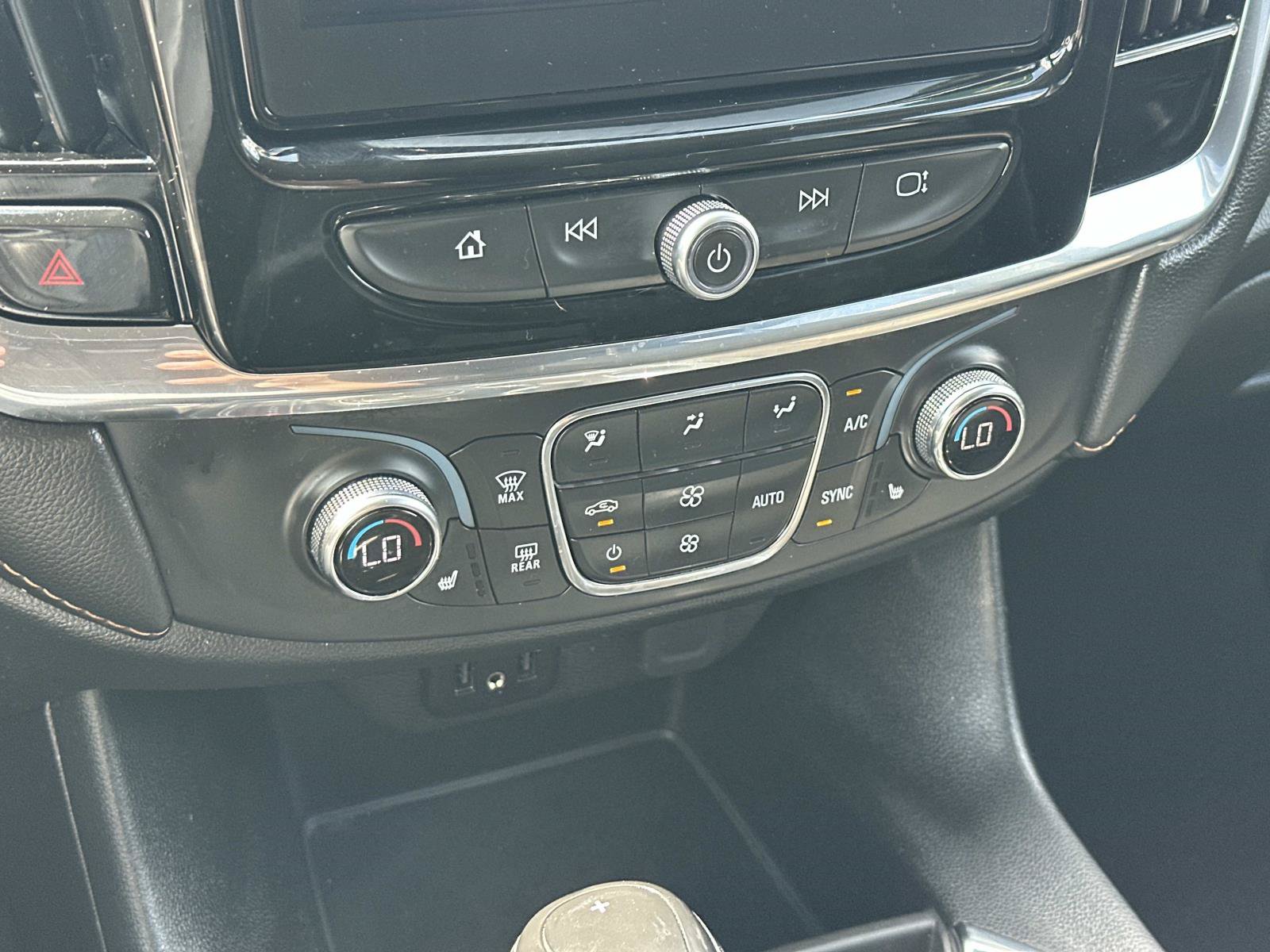 Certified 2020 Chevrolet Traverse LT FWD image 30