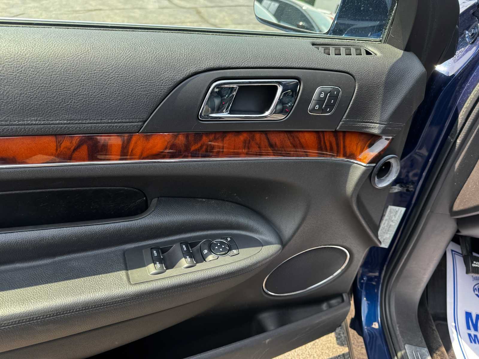 Used 2013 Lincoln MKT AWD image 18