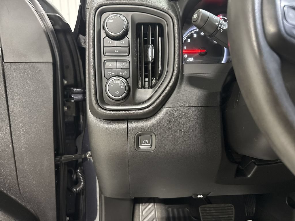 Used 2024 Chevrolet Silverado 2500 Custom w/ Custom Value Package AWD/4WD image 18