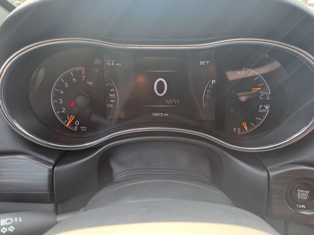 Used 2021 Jeep Grand Cherokee Laredo X AWD/4WD image 12