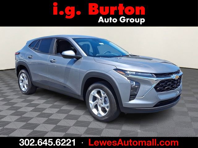 New 2026 Chevrolet Trax LS w/ LS Convenience Package FWD image 1