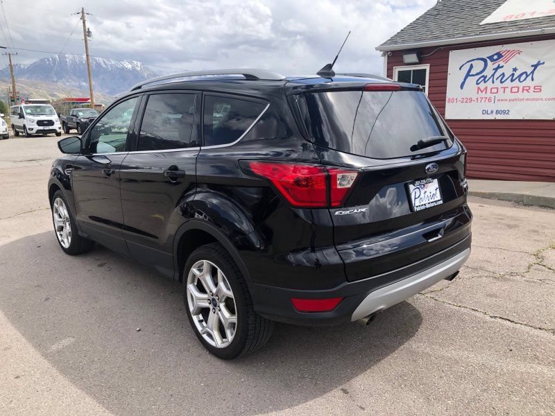 Used 2019 Ford Escape Titanium AWD/4WD image 3