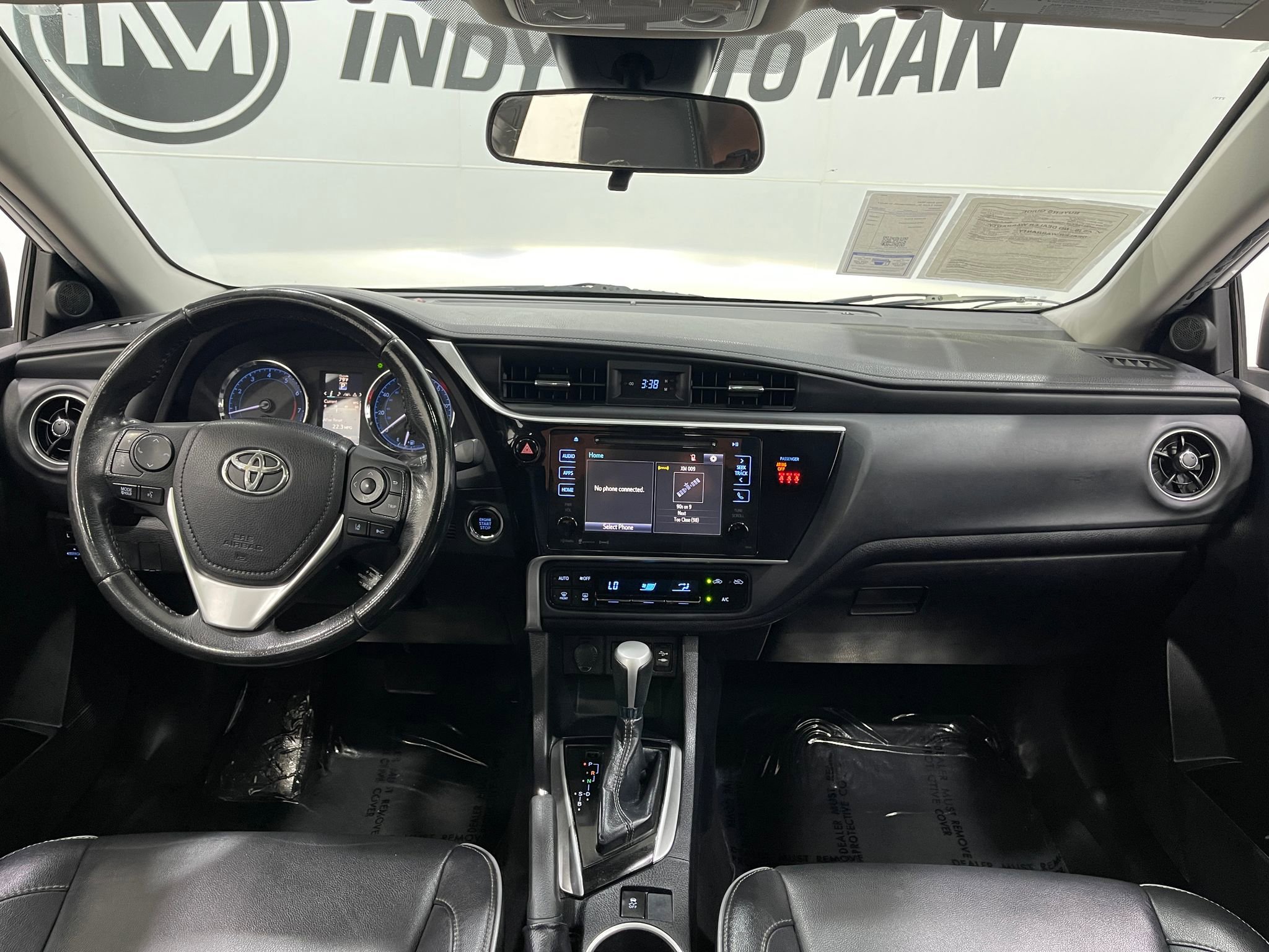 Used 2019 Toyota Corolla XLE w/ Carpet Mat Package (TMS) image 18